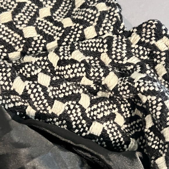 Chic Black and White Tweed Jacket - Picture 2 of 8